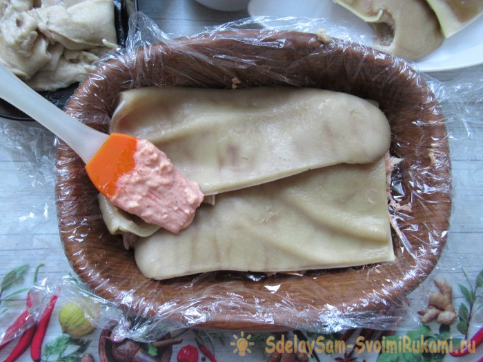 Прессованные свиные уши  бюджетная но очень вкусная закуска для любых случаев