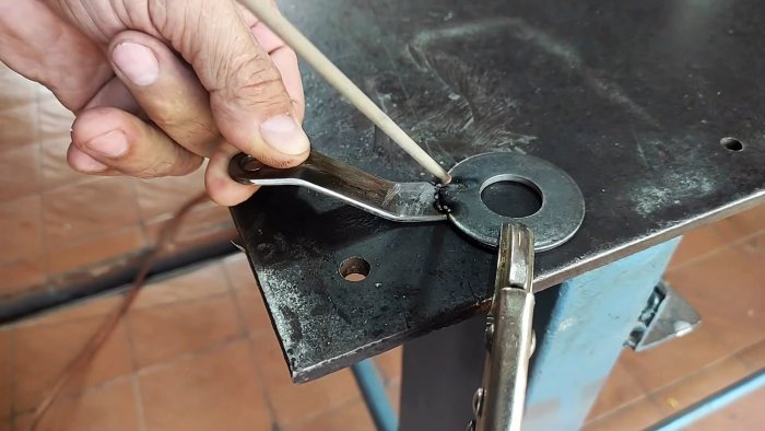 Ручная дрель из редуктора старой болгарки