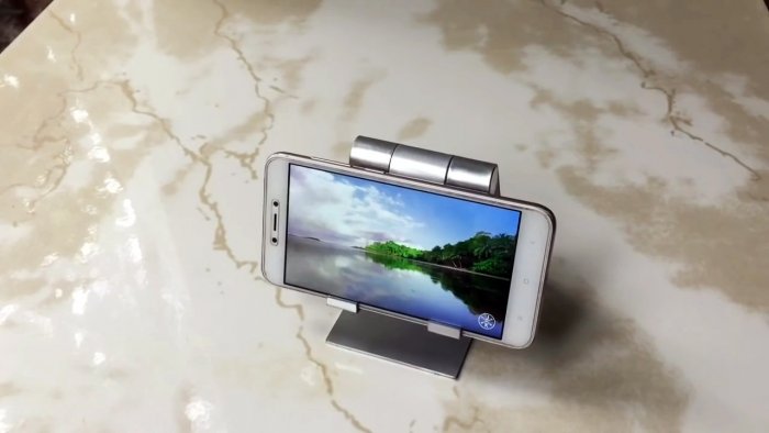 Как из ПВХ трубы сделать регулируемую подставку под телефон