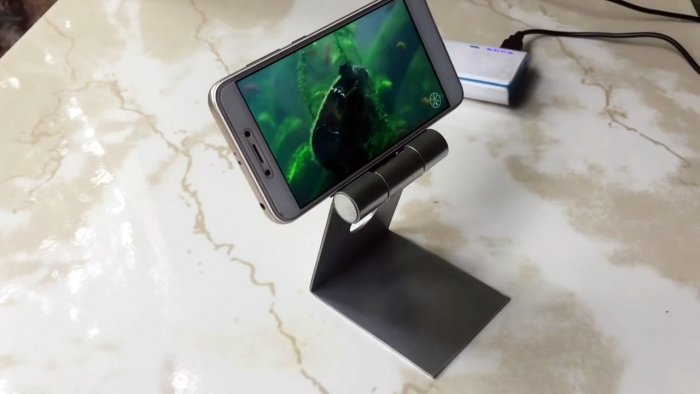 Как из ПВХ трубы сделать регулируемую подставку под телефон