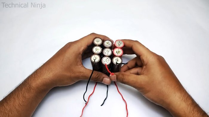 Как из батареи ноутбука и трубы ПВХ сделать аккумулятор 12 В Li-ion