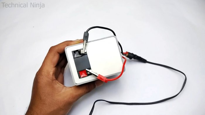 Как из батареи ноутбука и трубы ПВХ сделать аккумулятор 12 В Li-ion