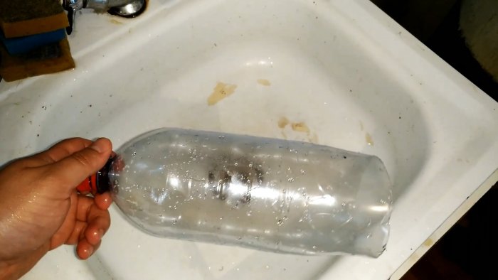 Как прочистить слив раковины или ванной ПЭТ бутылкой