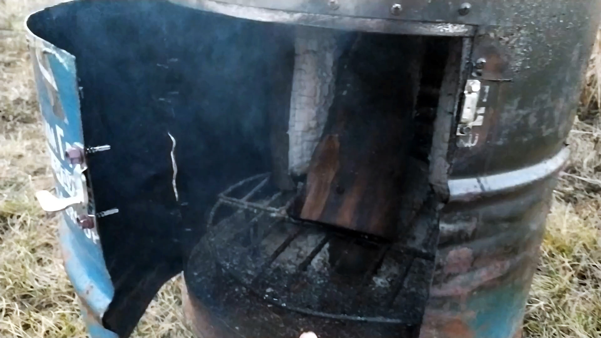 Экономичная печка длительного горения для теплицы из бочки
