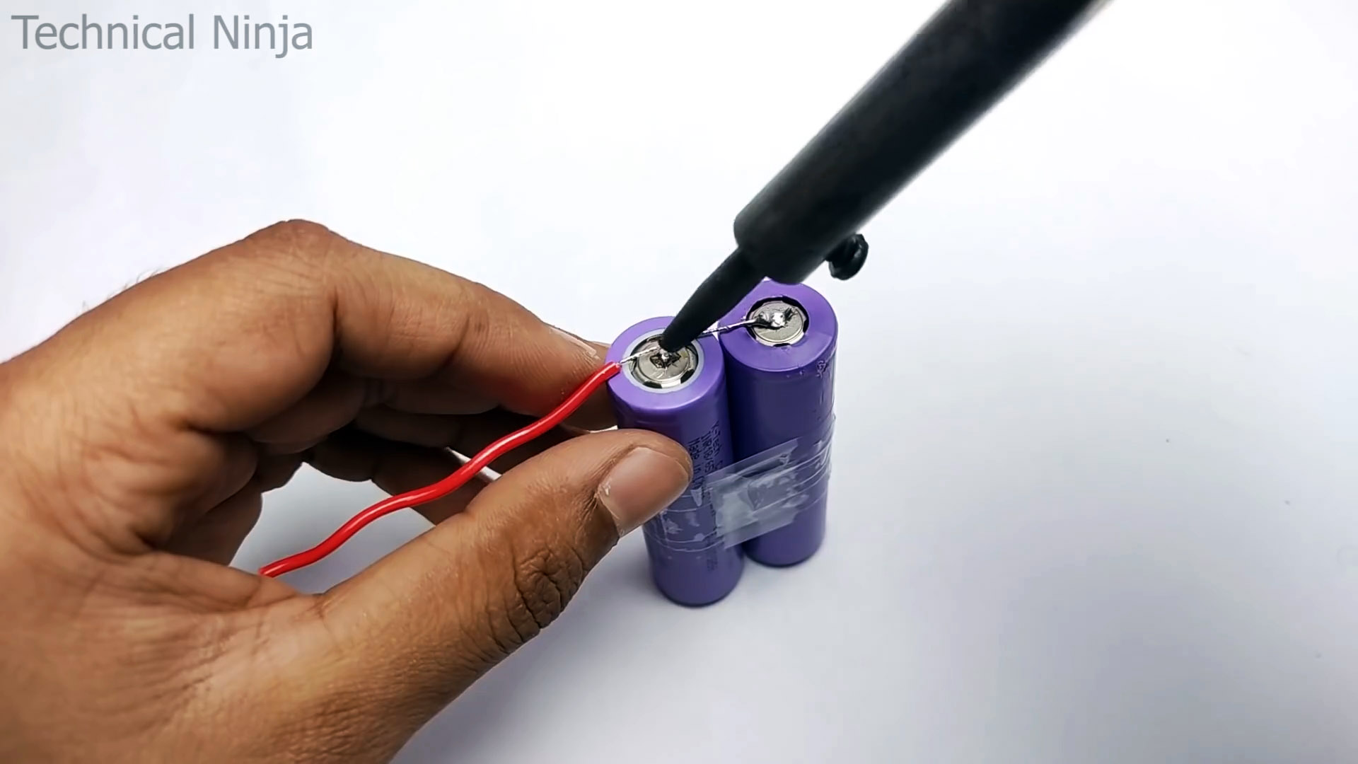 Как сделать аккумуляторный настольный вентилятор из ПВХ трубы