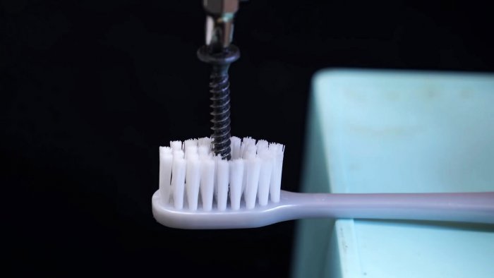 5 способов использования старых зубных щеток