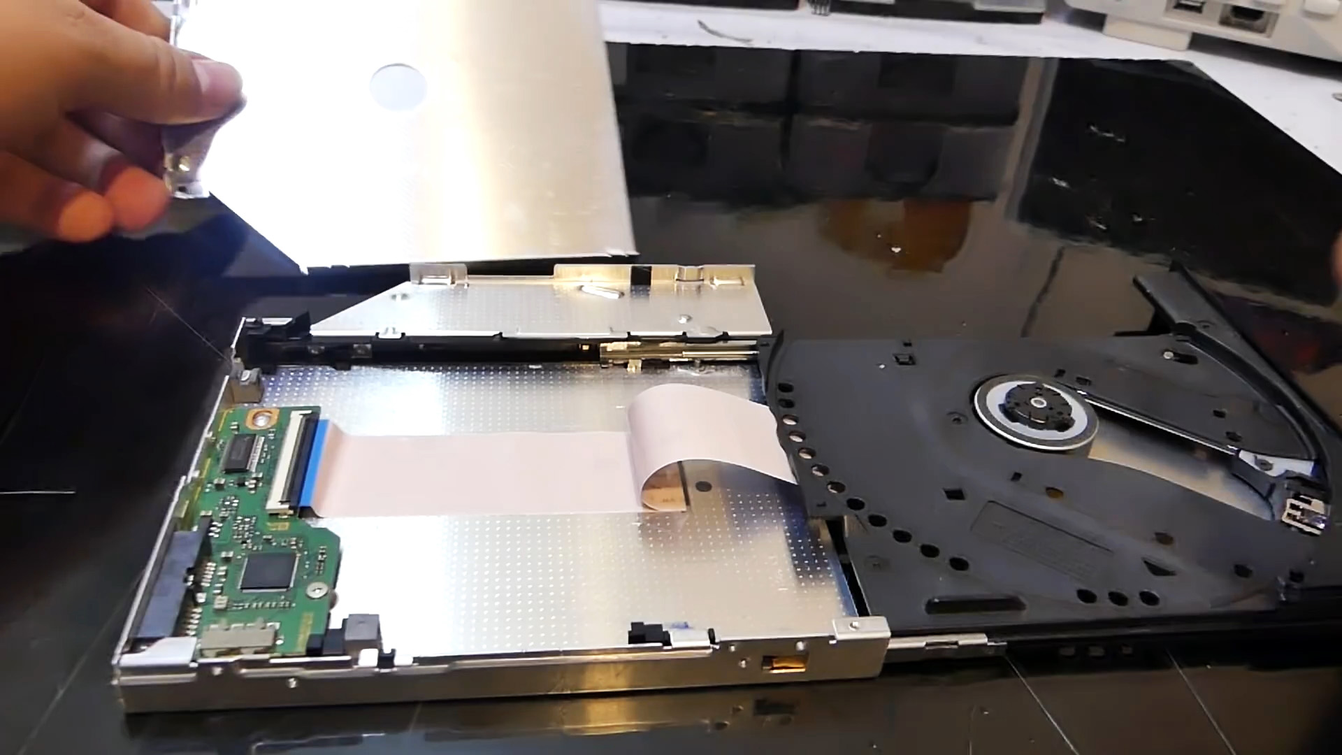 Как модернизировать старый ноутбук, заменив DVD привод на SSD