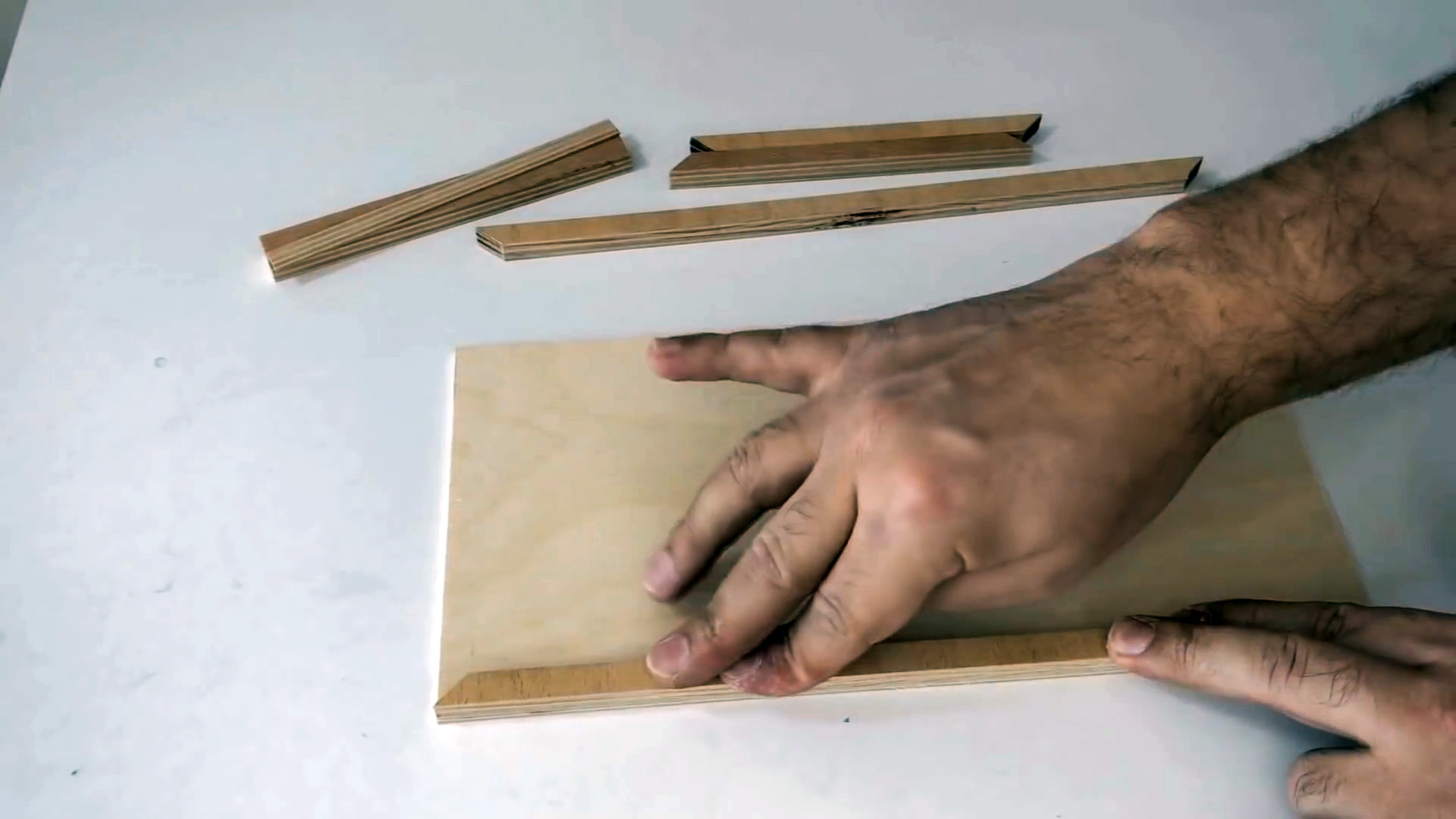Как сделать простую каретку чтобы делать идеальный рез ручной циркуляркой