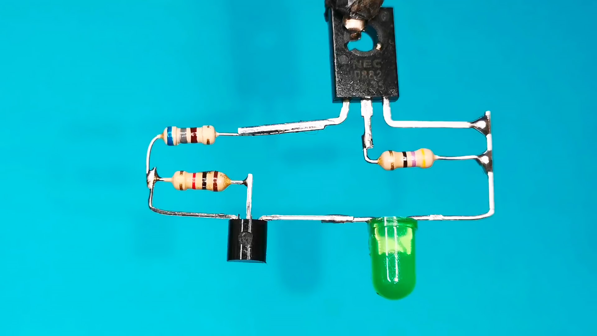 Схема зарядного устройства Li-ion аккумулятора с индикатором полного заряда