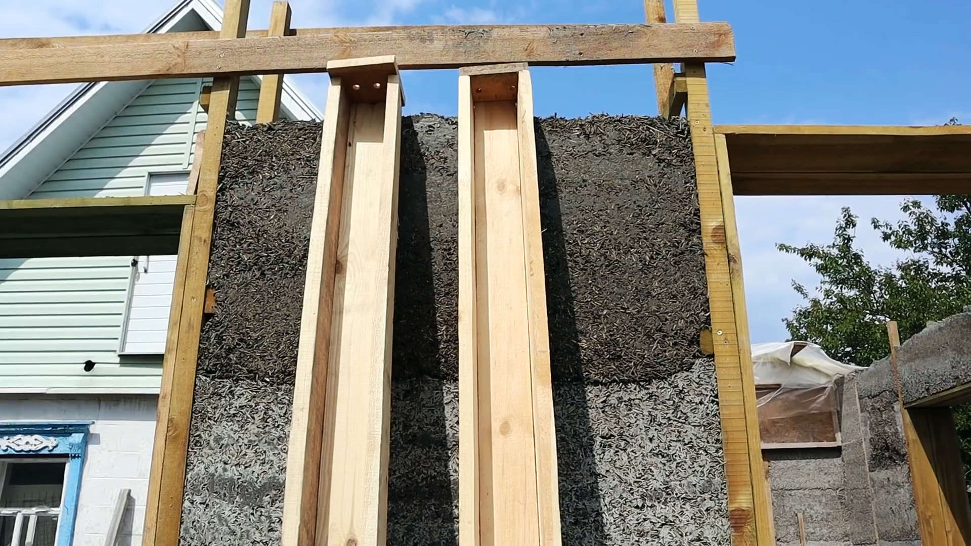 Простая технология изготовления ровных аккуратных бетонных столбиков в домашних условиях