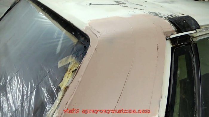 Для ремонта автомобилей используйте полиэфирную смолу и стекловолокно