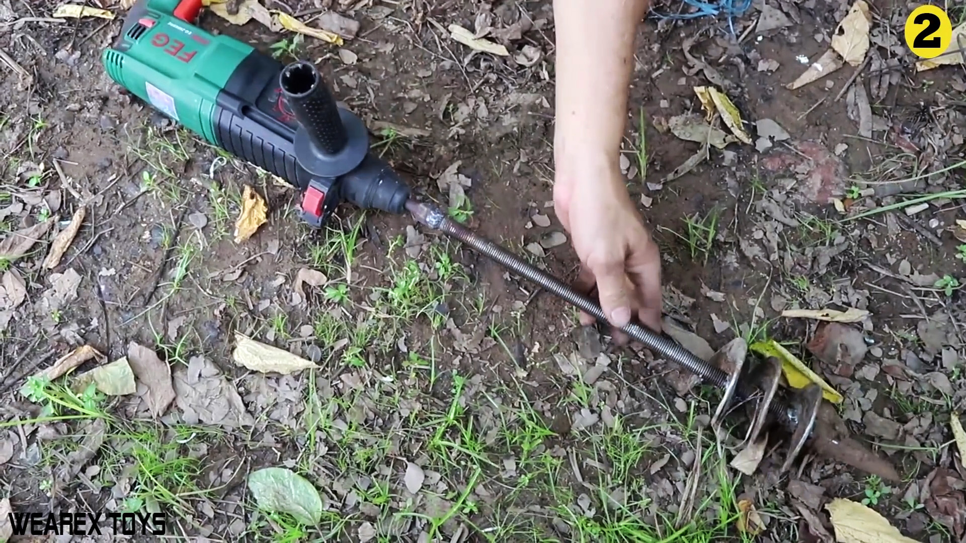 Как сделать садовый шнековый бур из хлама своими руками