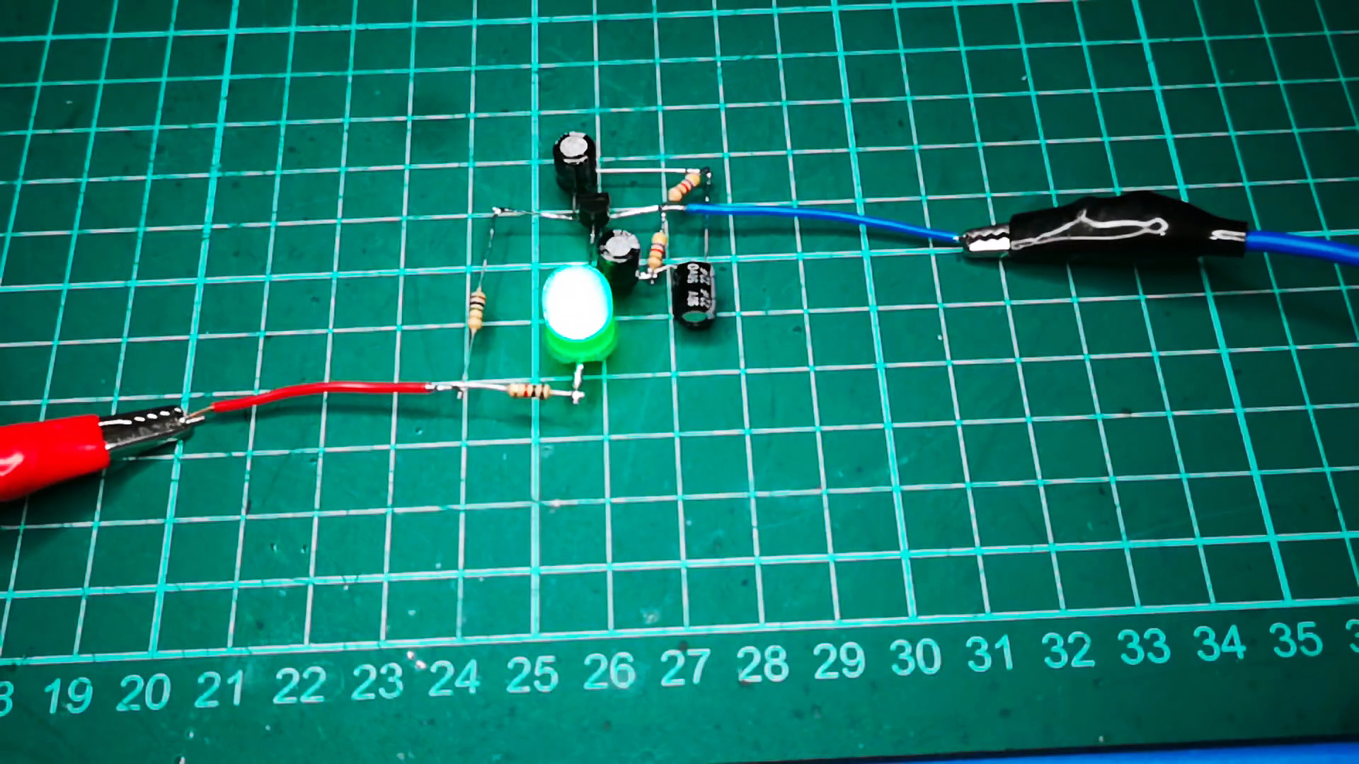 Светодиодная мигалка всего на 1 транзисторе