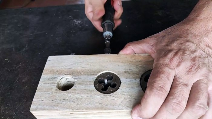 Как изготовить круглые палочки простая оснастка своими руками