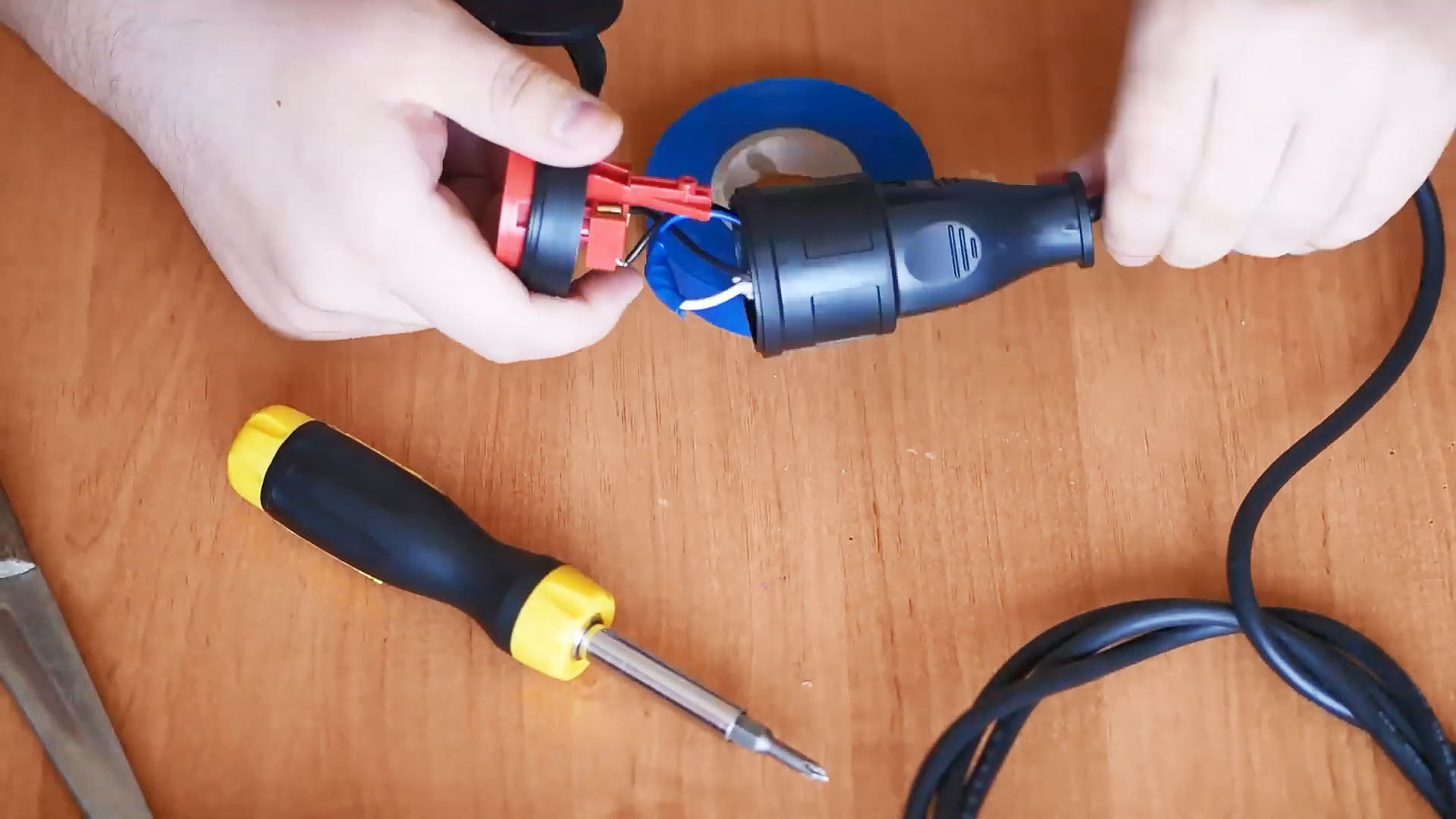 Как собрать простейший удлинитель с плавным пуском для электроинструмента
