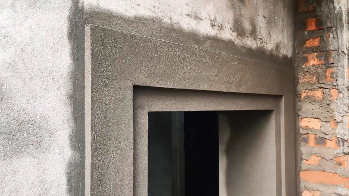 Как оформить оконные или дверные проемы цементной штукатуркой