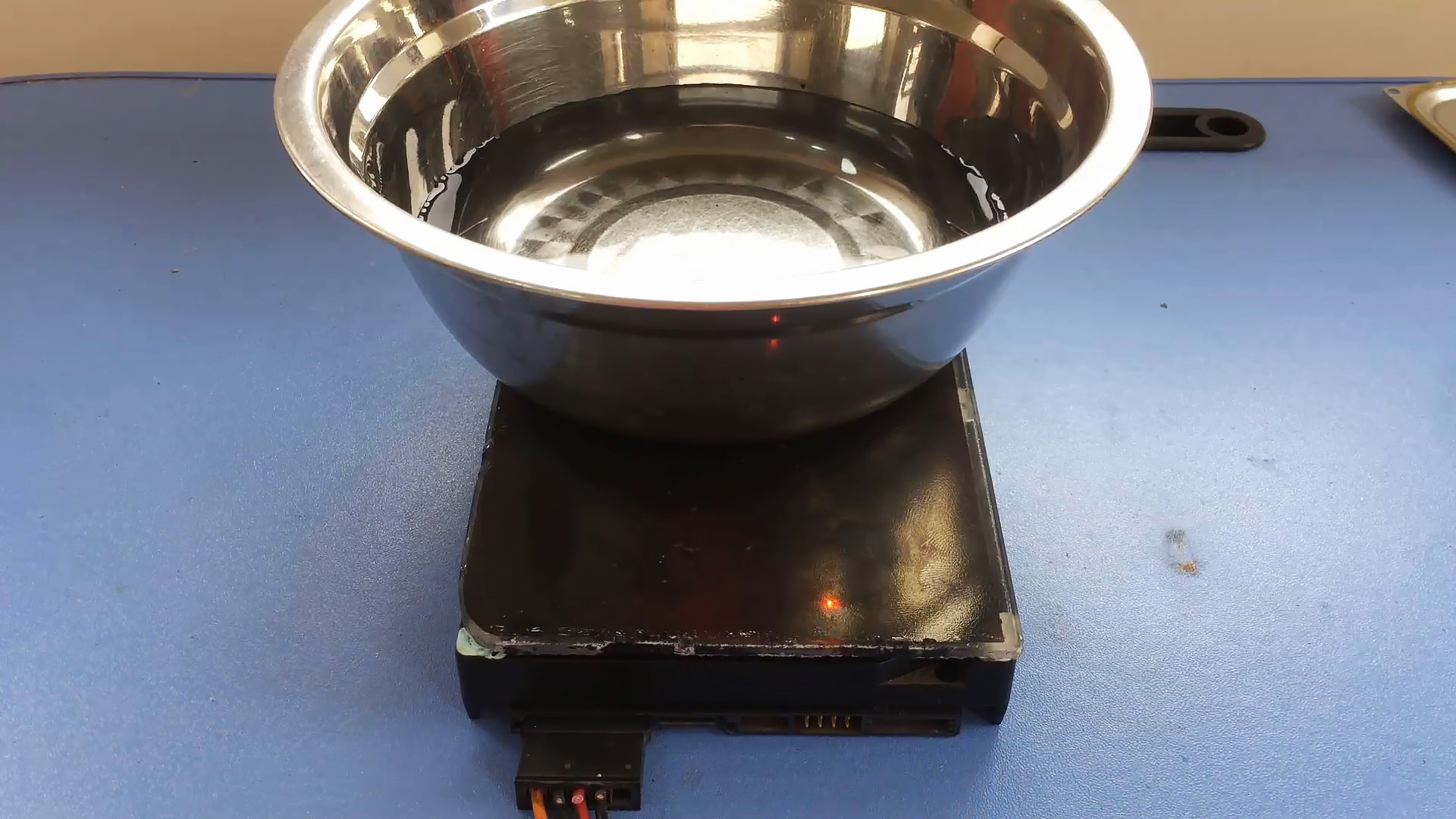 Как сделать индукционную плиту 12 В в корпусе старого жесткого диска