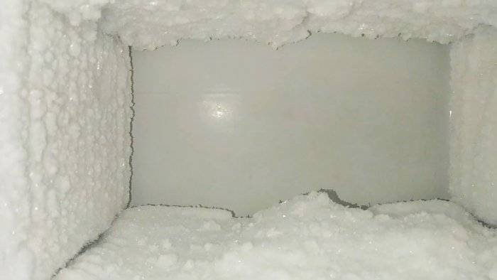 Как значительно уменьшить намерзание наледи в морозильнике Полезный лайфхак при разморозке холодильника
