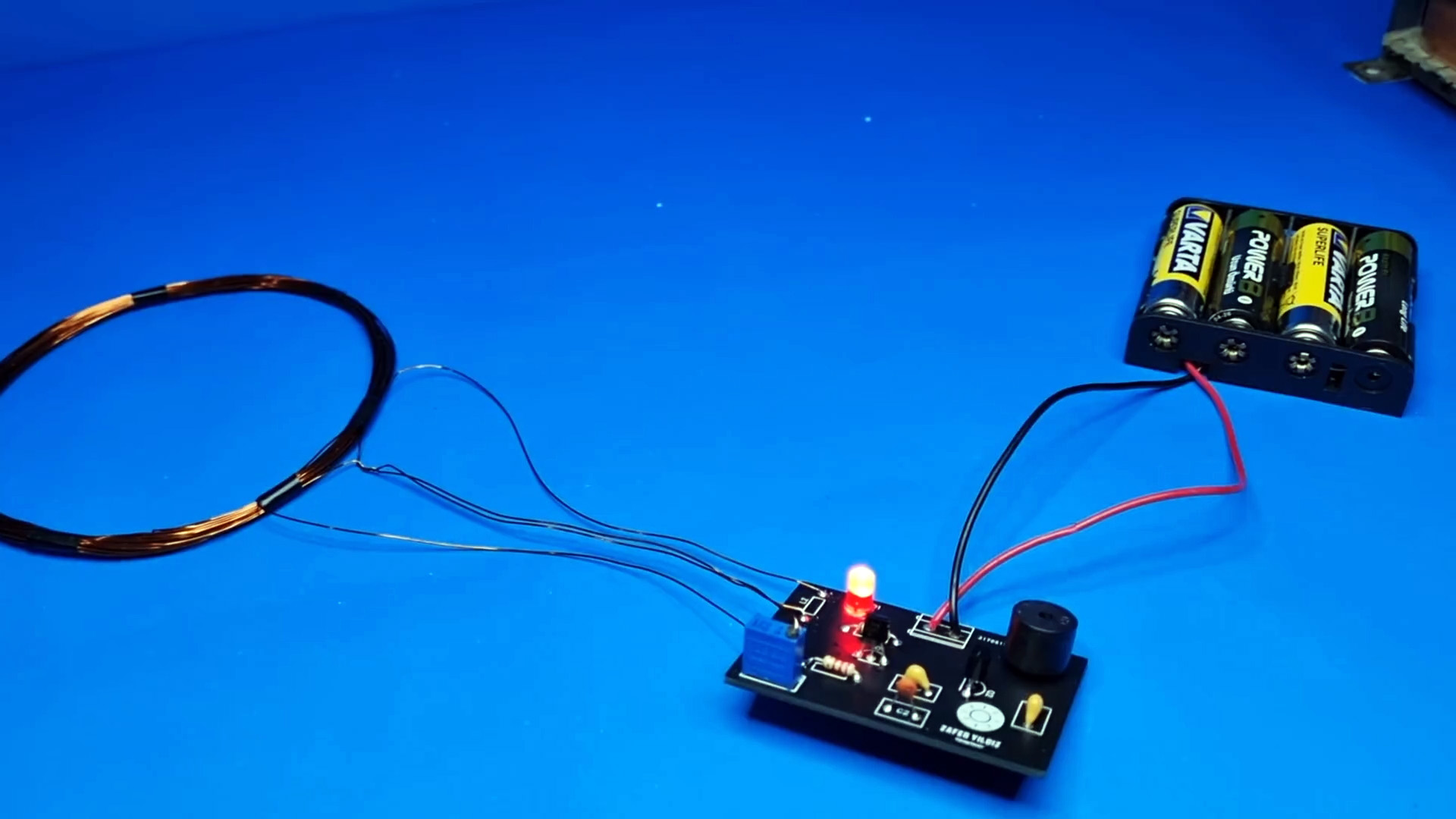 Как сделать простой и чувствительный металлоискатель на 2 транзисторах с элементарной настройкой