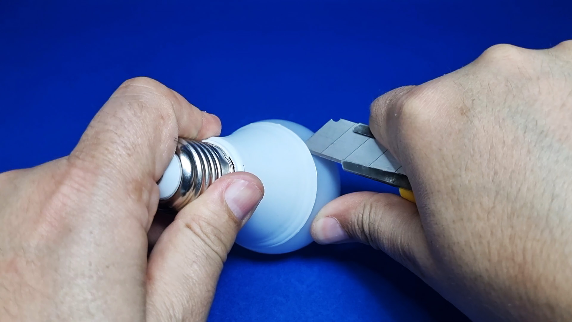 Как сделать регулировку яркости в светодиодной лампе