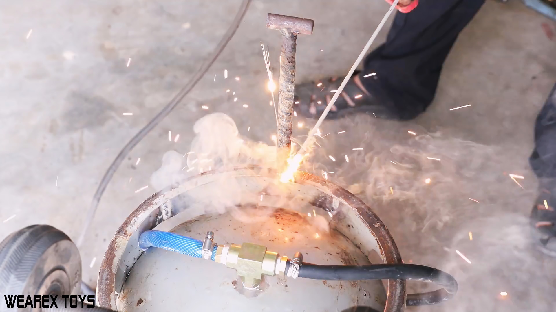 Как сделать пескоструйный аппарат из небольшого газового баллона