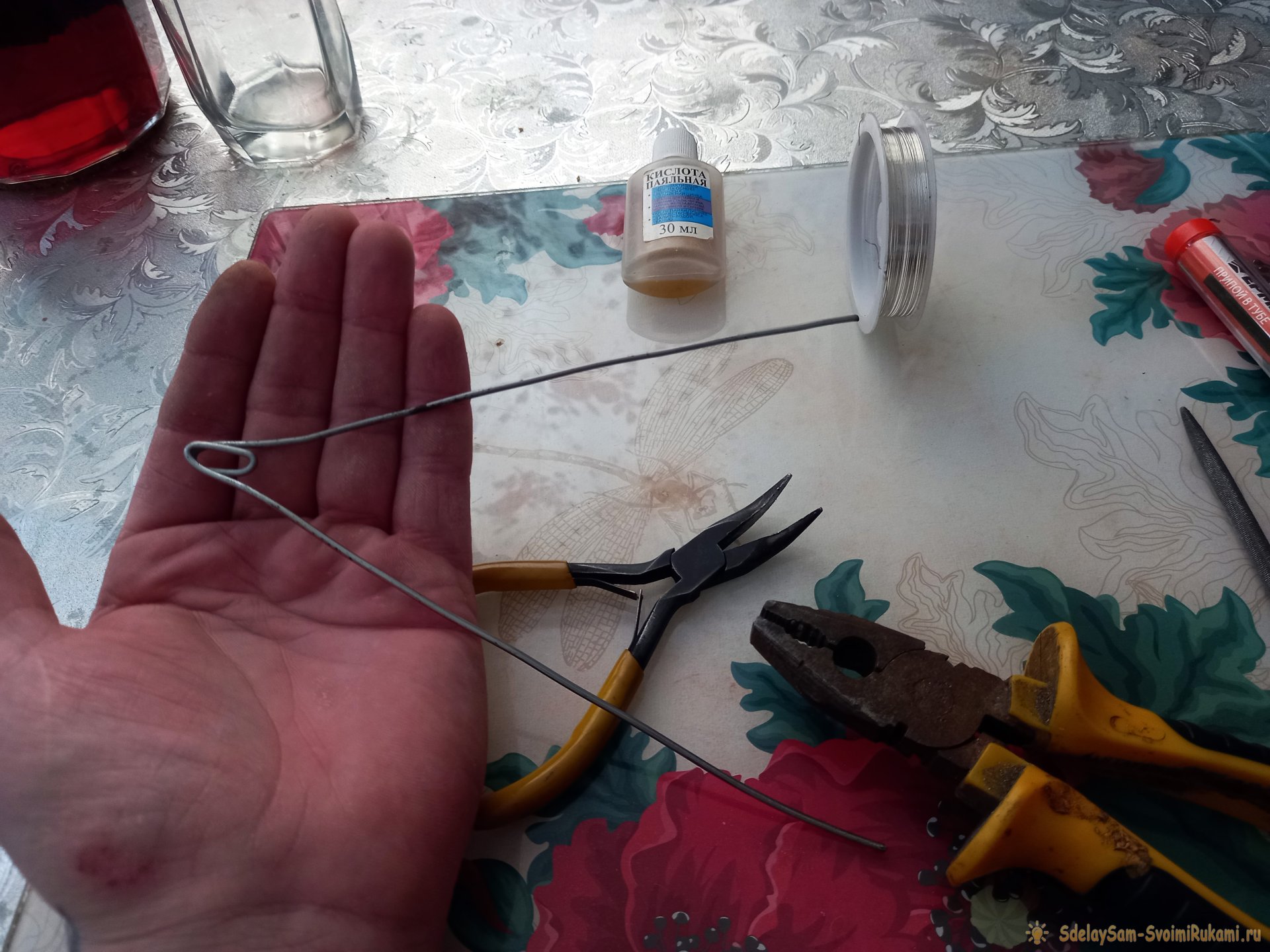 Как сделать самоподсекающее устройство для ловли рыбы на удочку