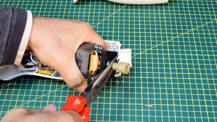 Как переделать старый блендер в мини-дрель дремель