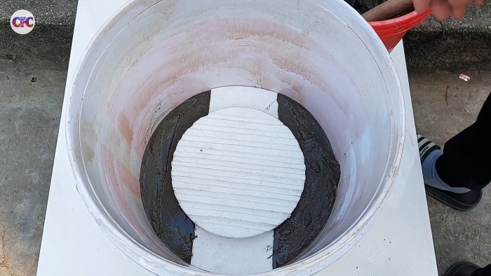 Как сделать бездымную печь из цемента и пары пластиковых вёдер