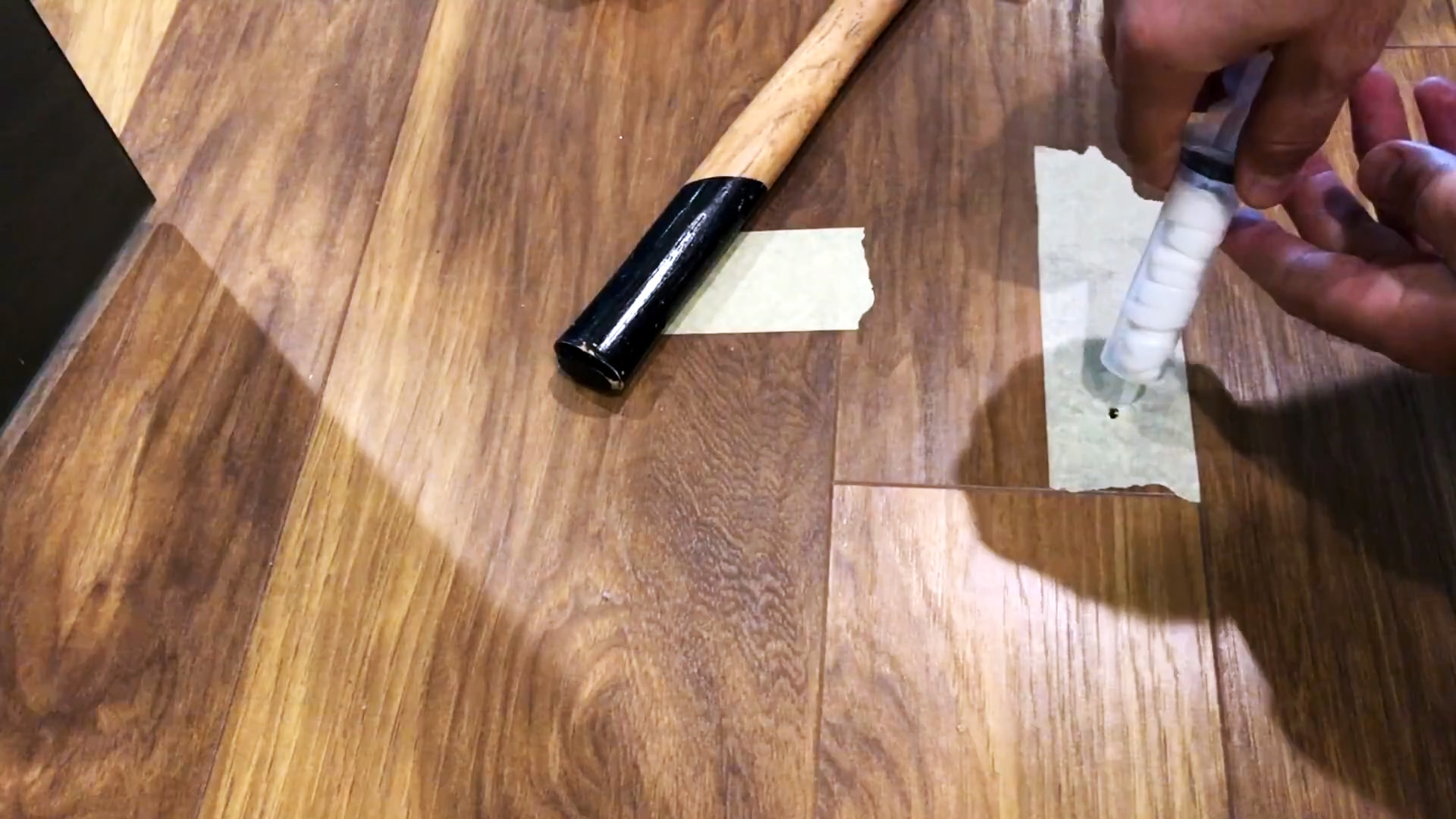 Как убрать скрип ламината без его разборки