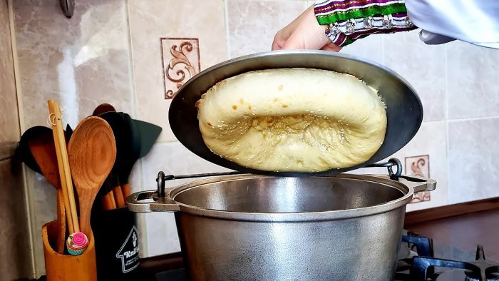 Невероятный рецепт приготовления узбекской лепешки на плите без тандыра и духовки