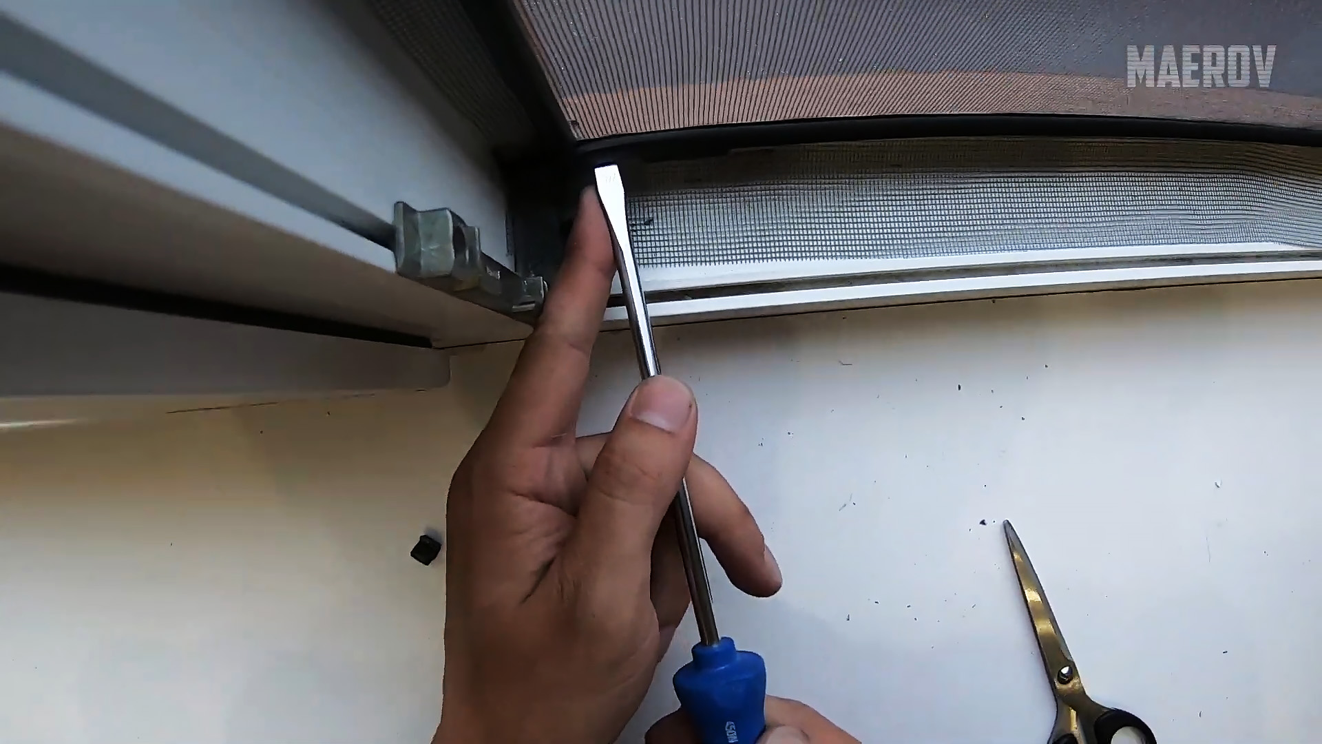 Как сделать в разы дешевле москитную сетку без рамки на пластиковое окно