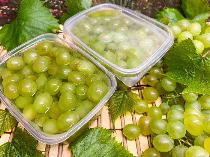 Как заморозить зеленый виноград чтобы ягоды не потеряли первоначальную форму