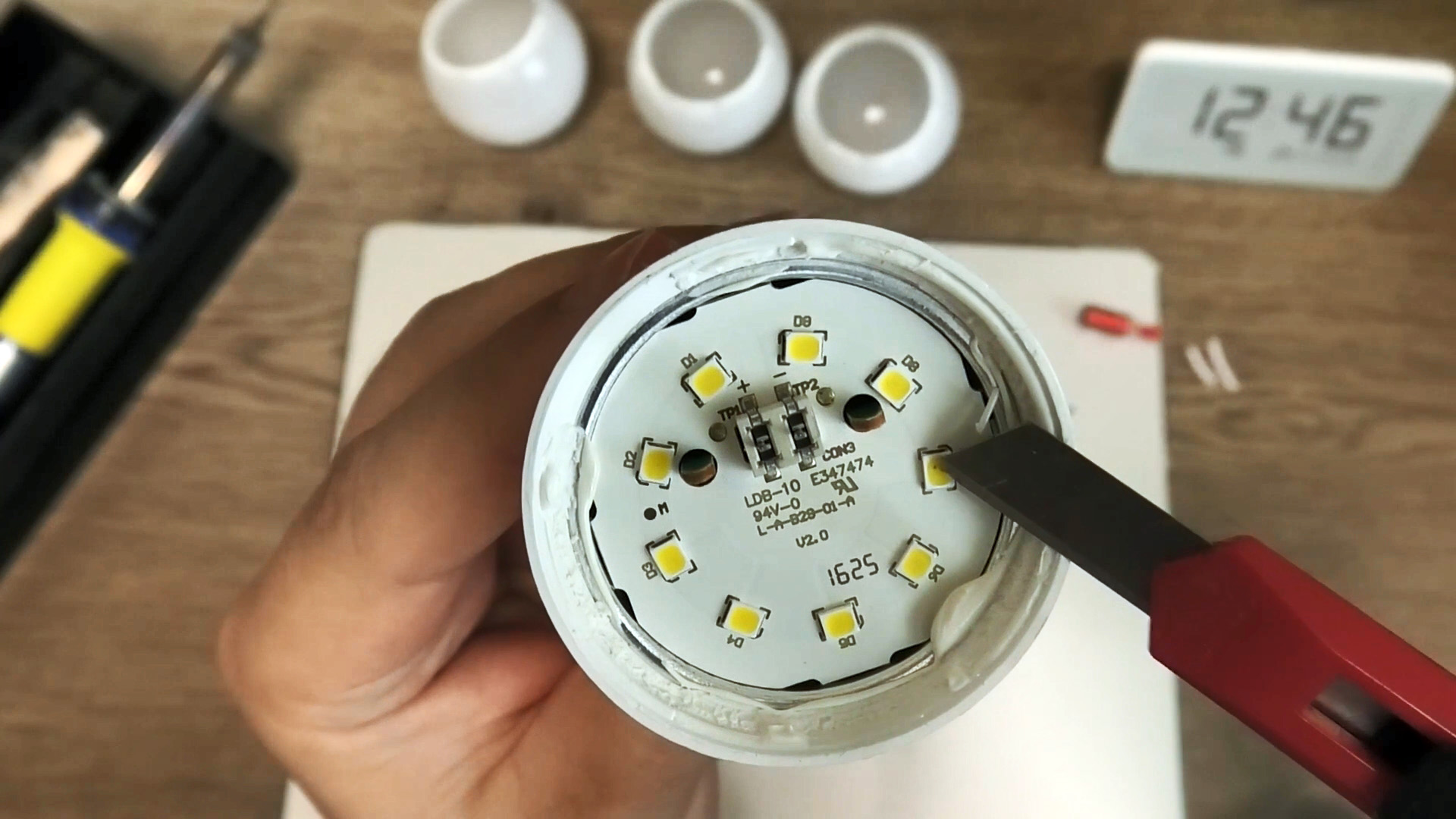 Элементарная инструкция как починить светодиодную лампу, без замены деталей
