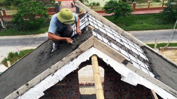 Как построить крышу из бетона без использования механических средств