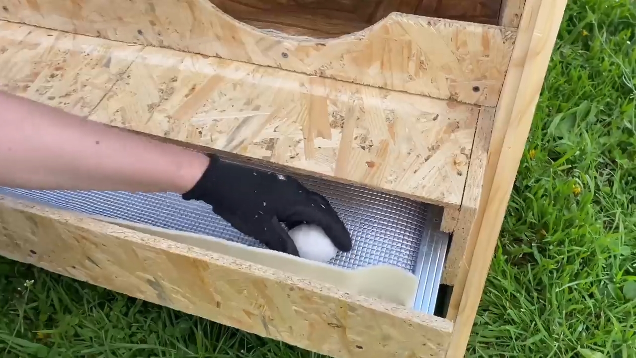 Как сделать гнезда для кур с яйце-приемниками из OSB