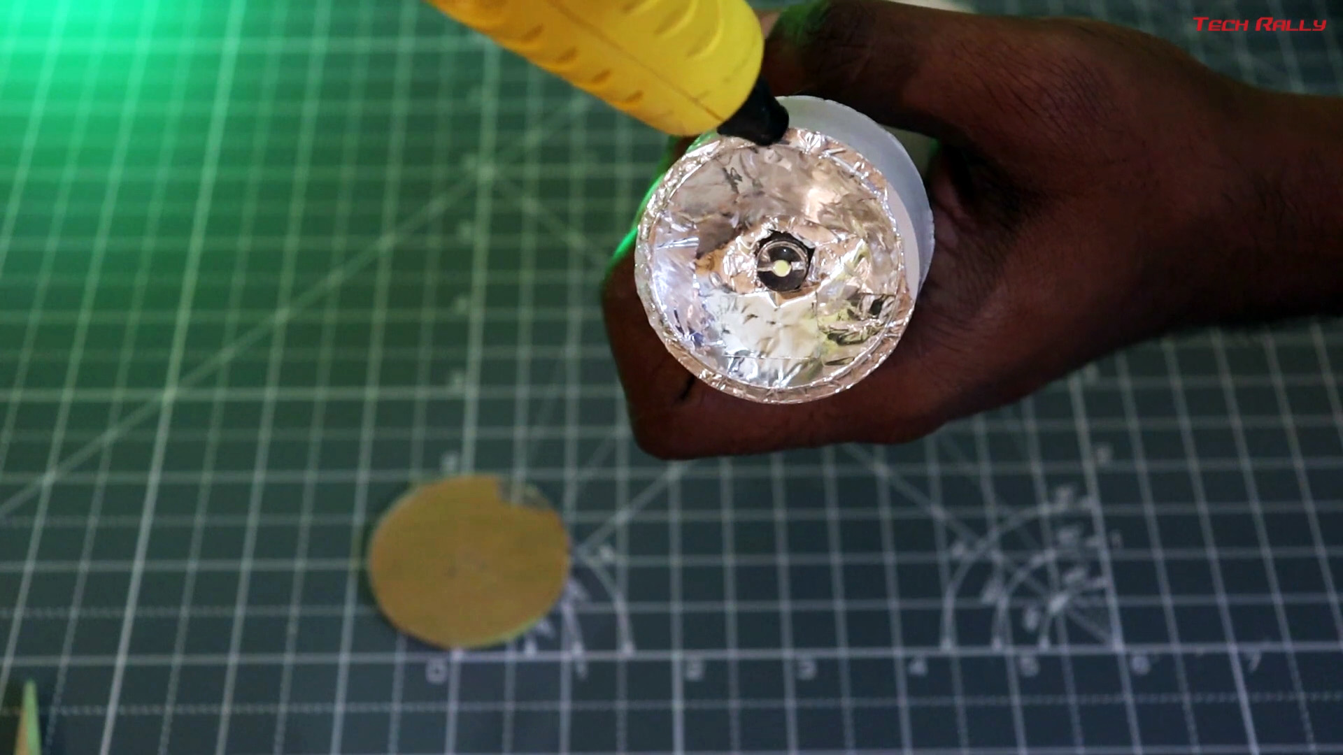 Как сделать «Вечный» фонарик без батареек