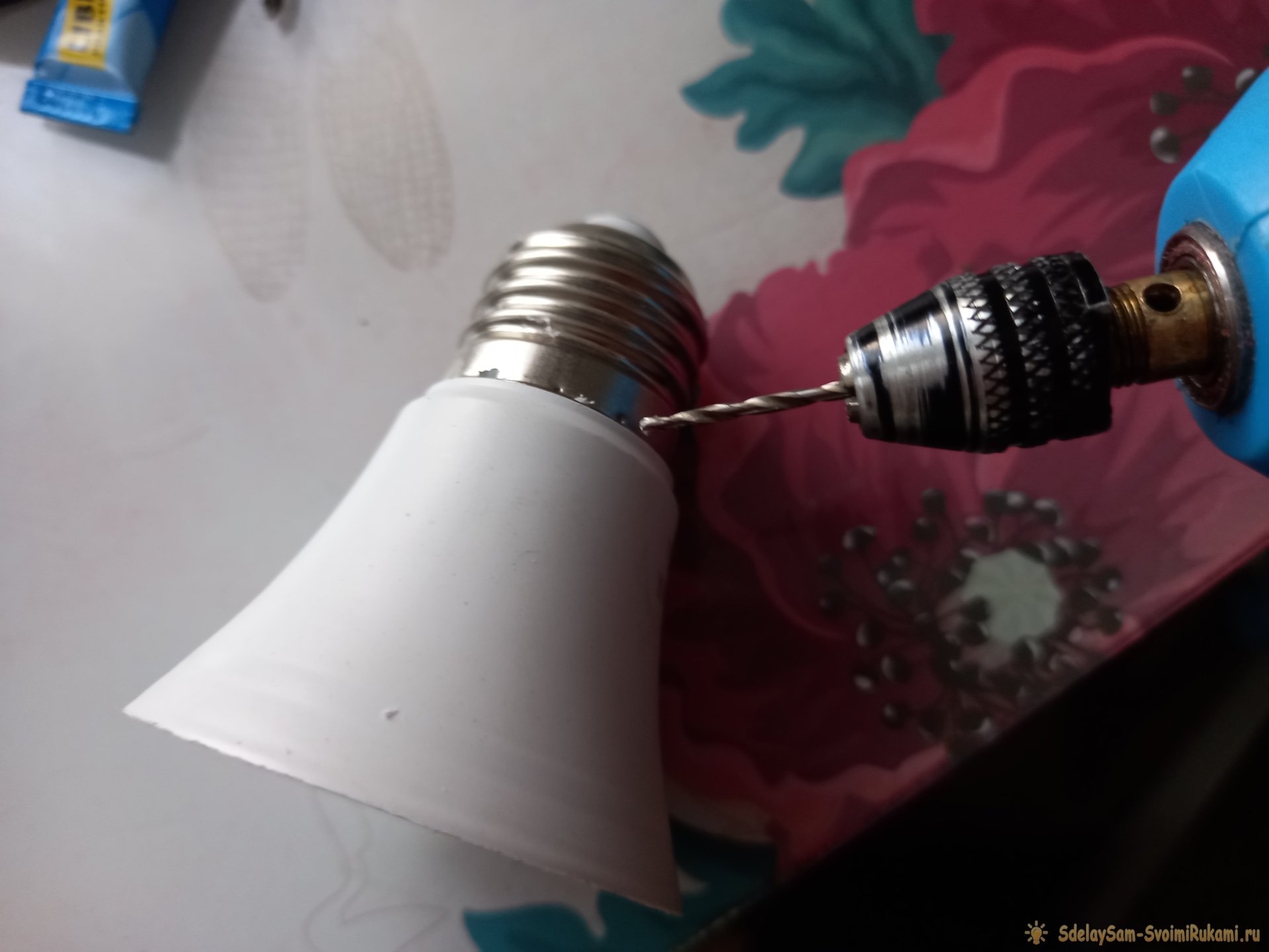Как сделать патрон с Д/У (220В) для комнатной лампы