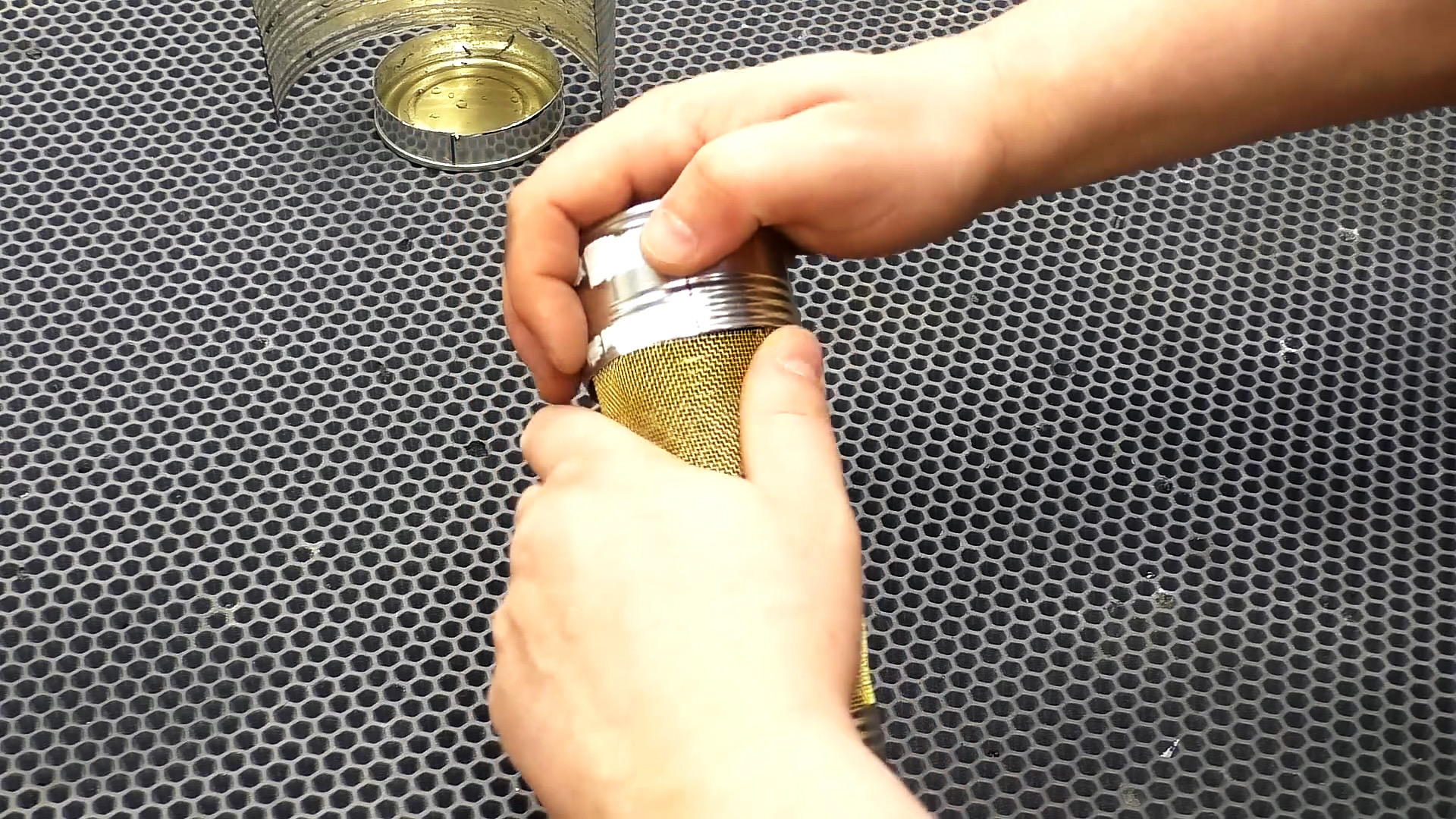 Своими руками: как сделать биокамин на спирту из консервных банок