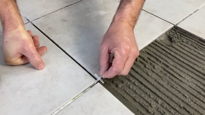 Как локально снять плитку без повреждения