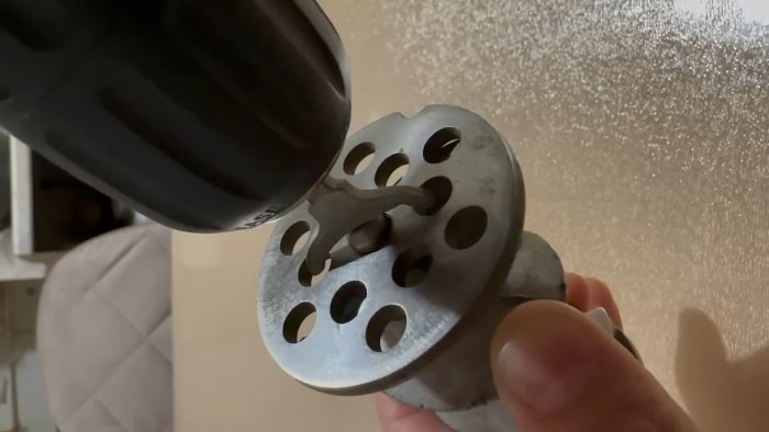 Как наточить решетку и нож мясорубки