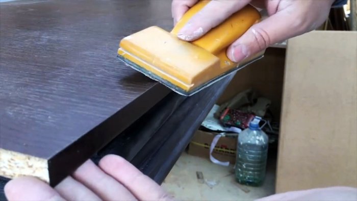 Как защитить кромки ЛДСП от влаги Клейка кромки утюгом