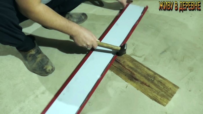 Суперпростое приспособление для чистки снега с крыши