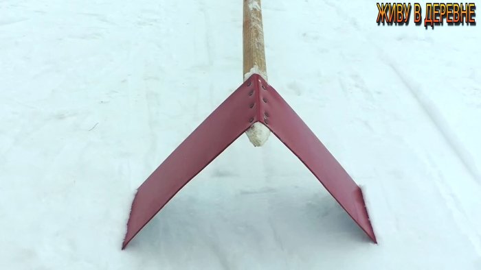 Суперпростое приспособление для чистки снега с крыши