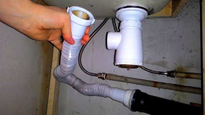 Как заменить гофру сифона на трубу