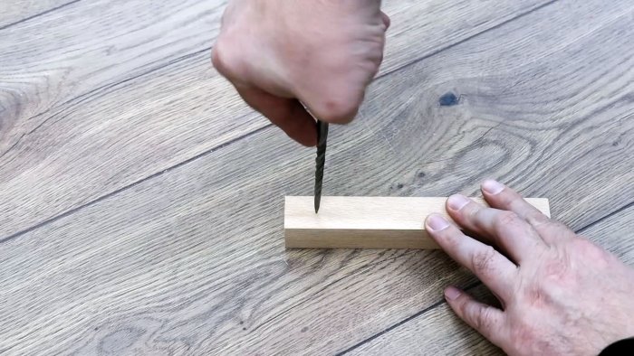 Как просверлить отверстие в болте точно по центру