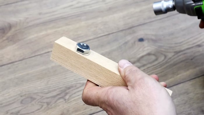 Как просверлить отверстие в болте точно по центру