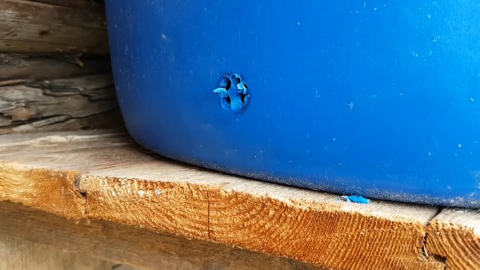 Как установить кран в бочку