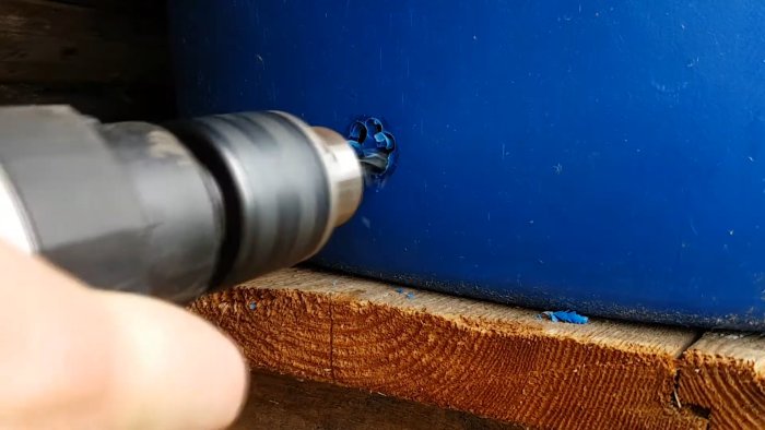 Как установить кран в бочку