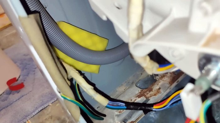 Как устранить стук стиральной машины при отжиме