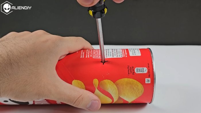 Дальнобойная Wi-Fi антенна из банки чипсов Pringles